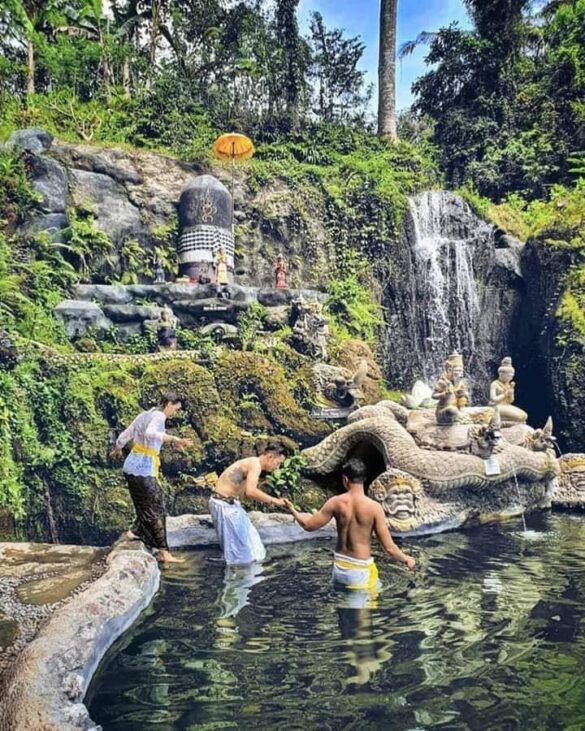 பாலி நாட்டின் காட்டுப் பகுதியில் தமிழர்களின் தொன்மையான வழிபாடுகள்!